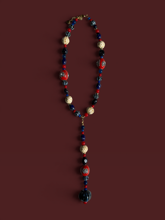 Mónica azul y rojo