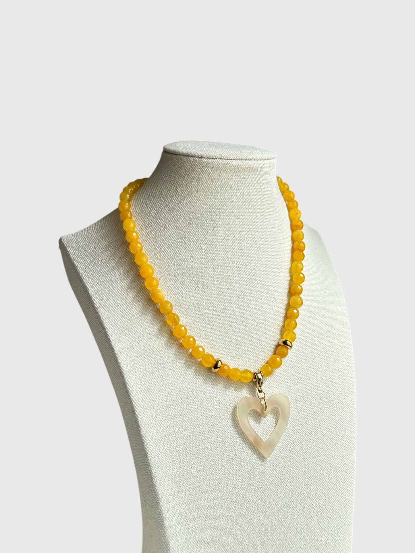 Lourdes amarillo