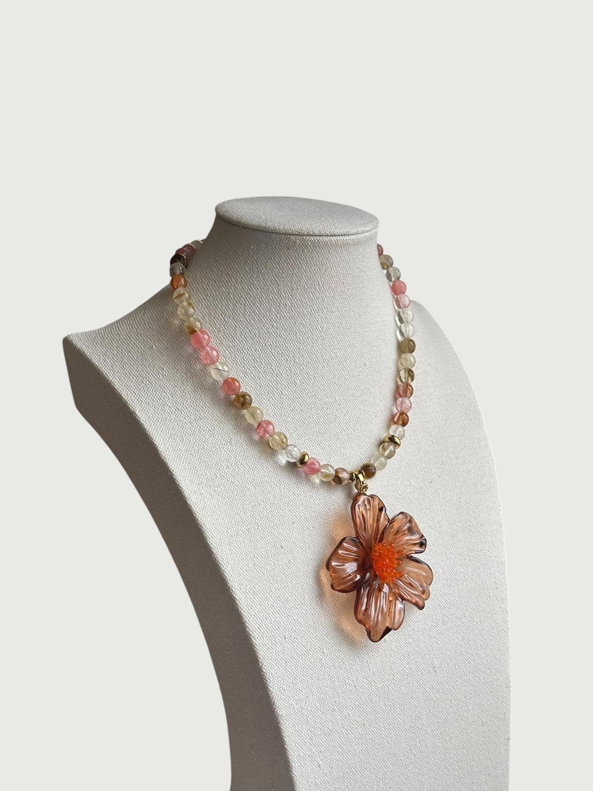 Lourdes beige y rosa