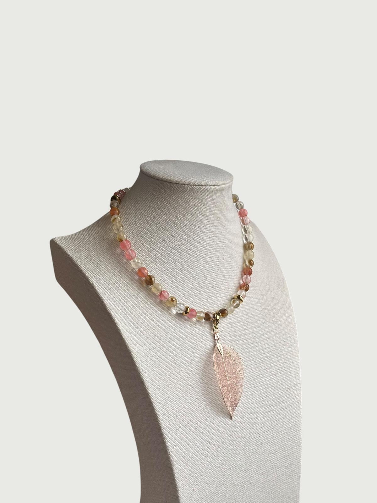 Lourdes beige y rosa