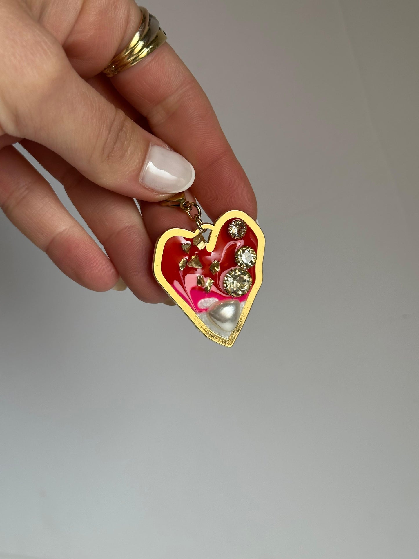 Charm corazón rojo