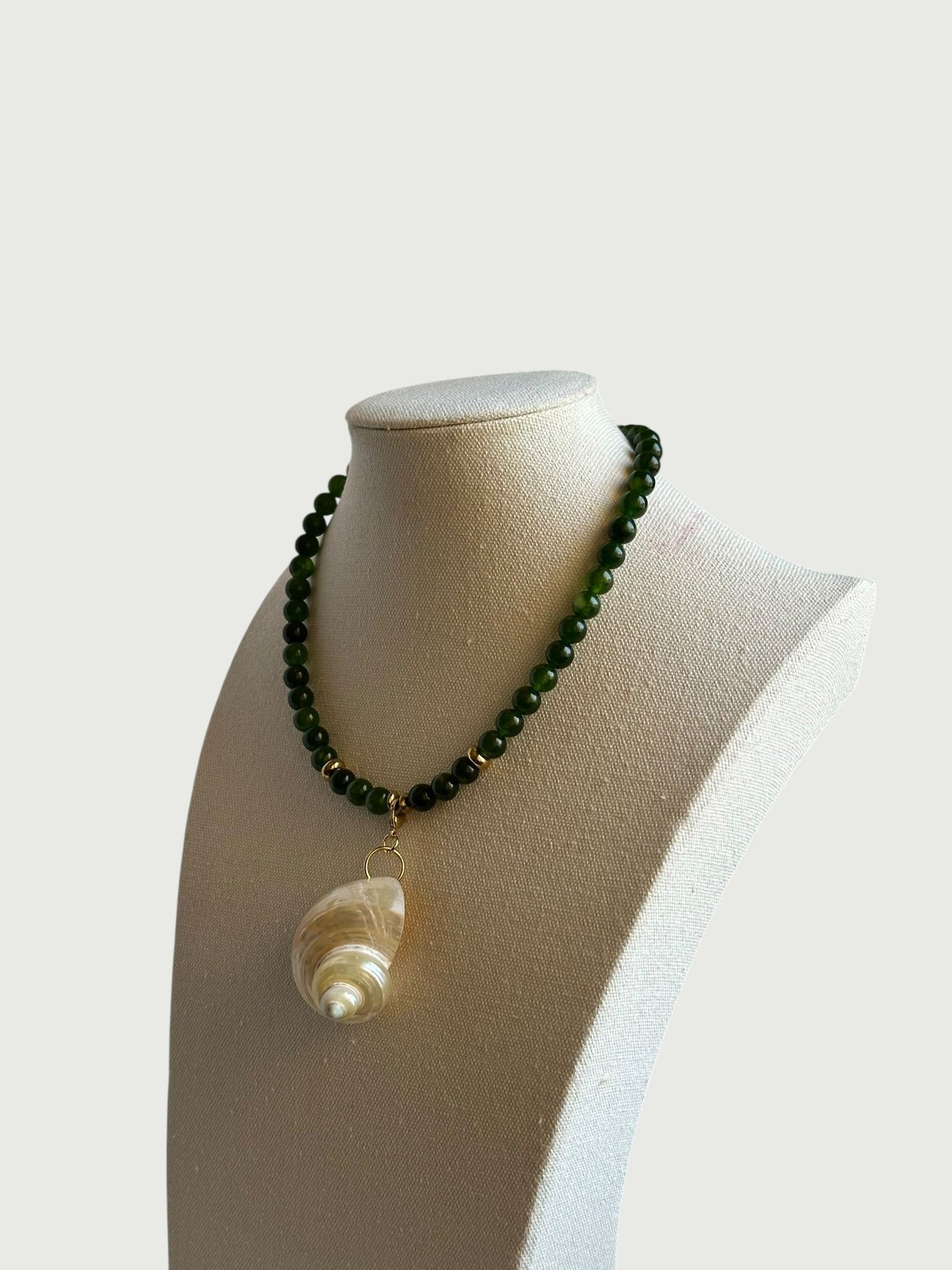 Lourdes verde oscuro