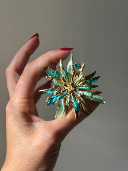 Flor azul verdosa