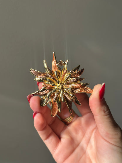 Flor marrón