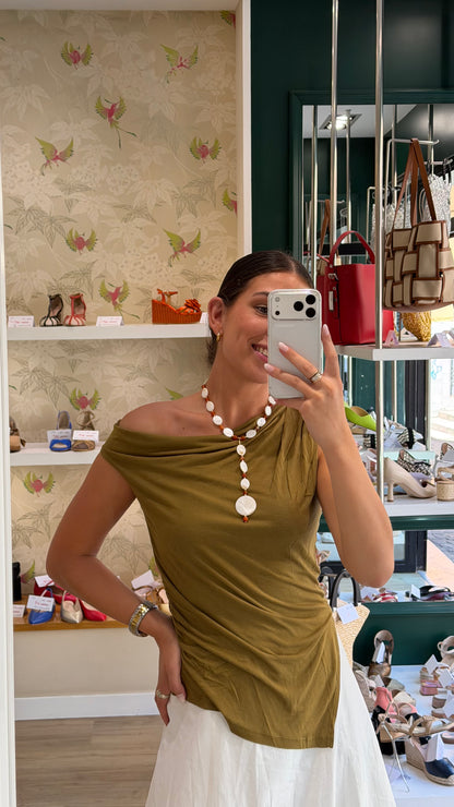 Mónica marrón