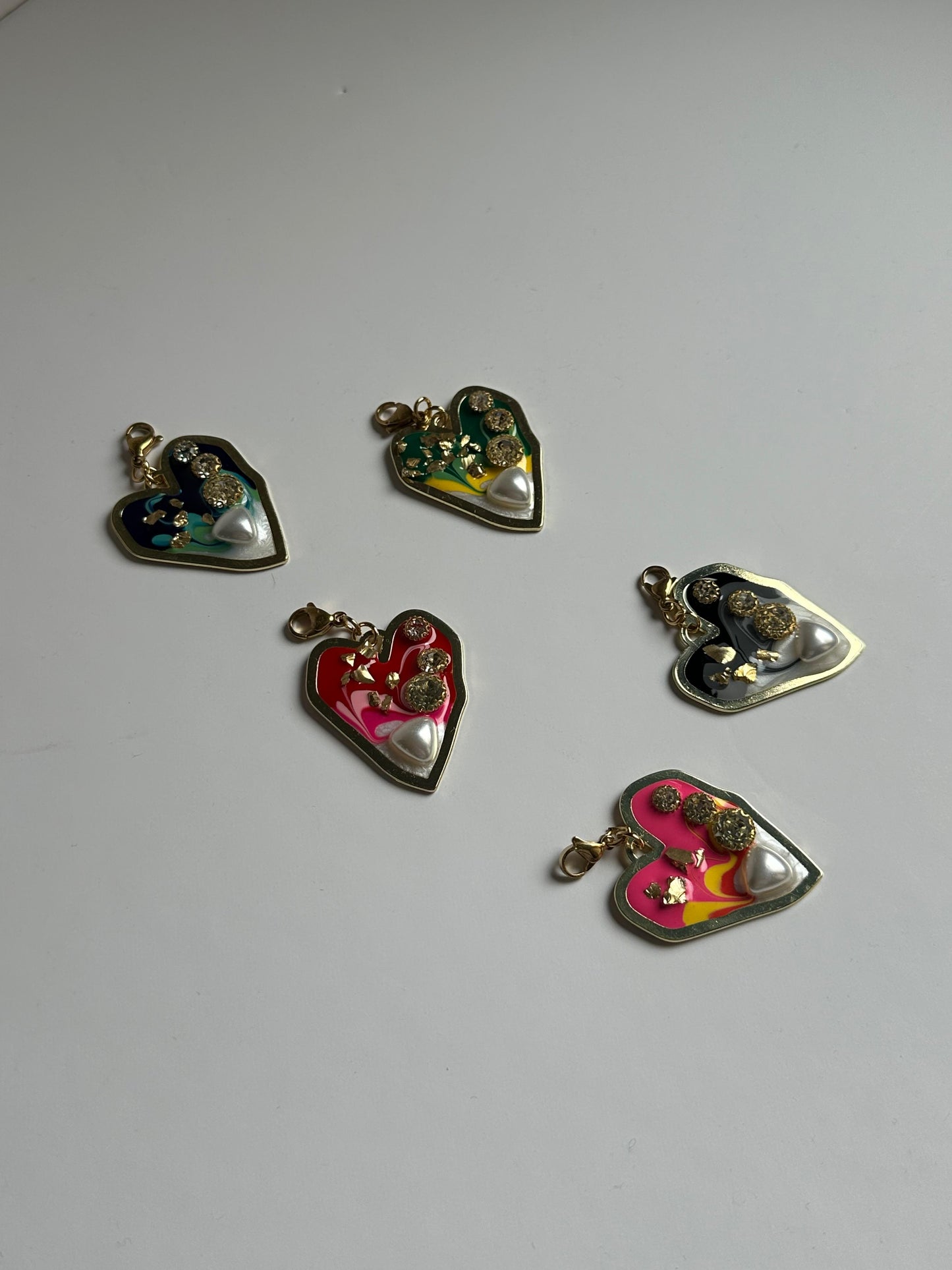 Charm corazón fucsia