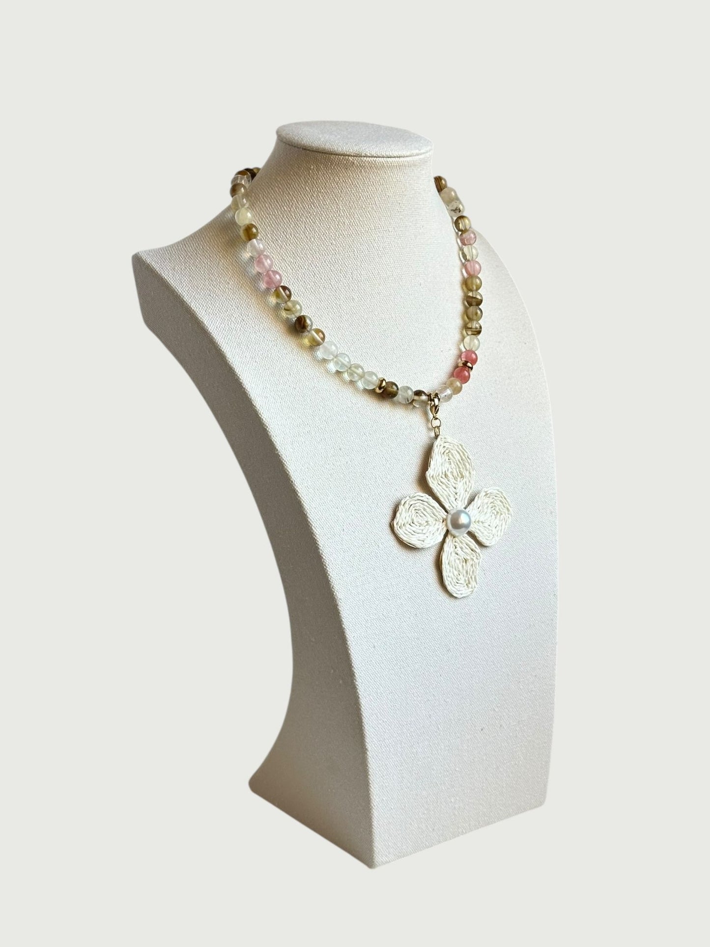 Lourdes beige y rosa