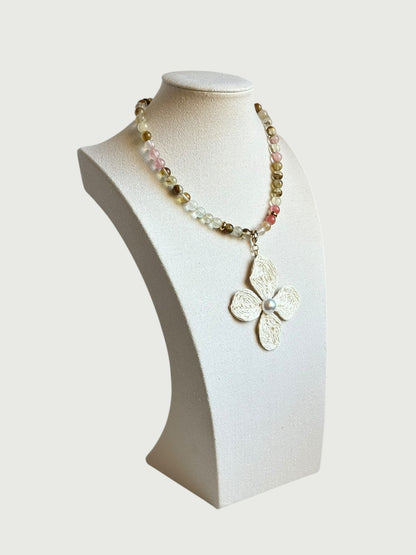 Lourdes beige y rosa