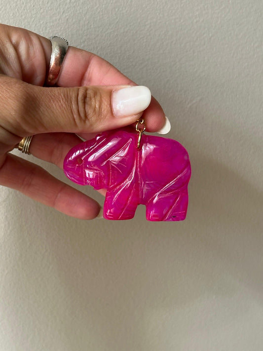 Elefante fucsia