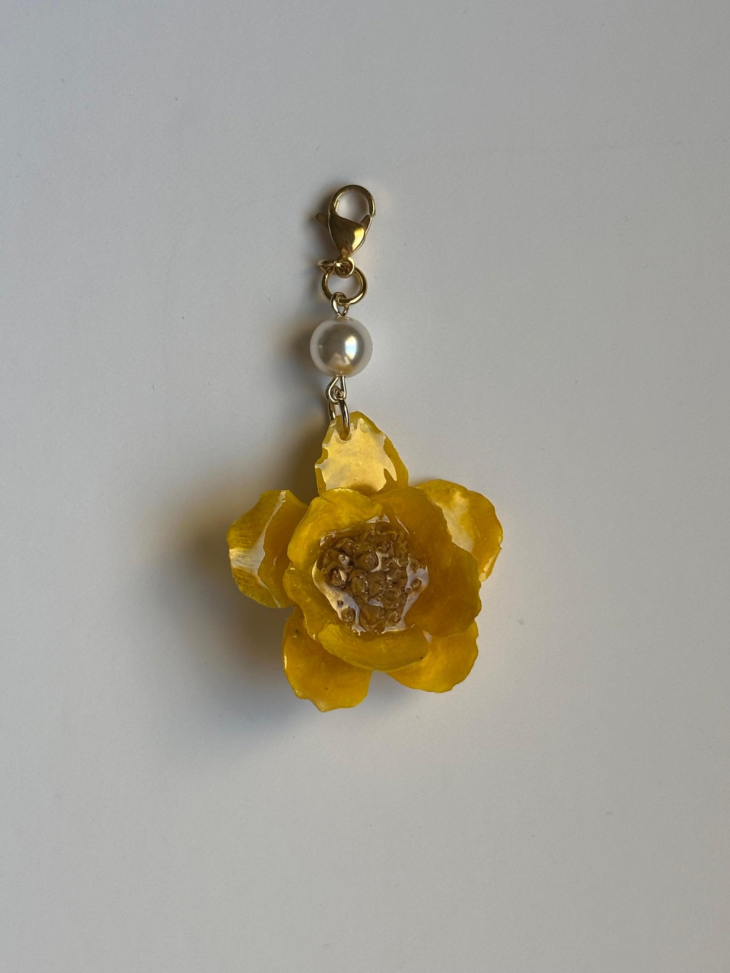Flor papel amarilla