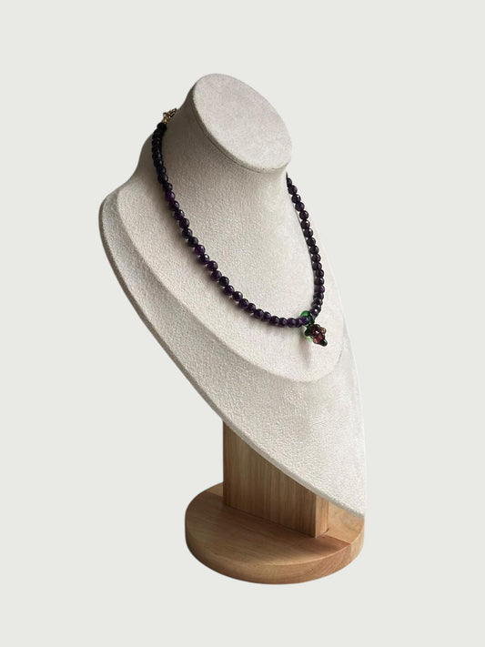Vendimia morado oscuro