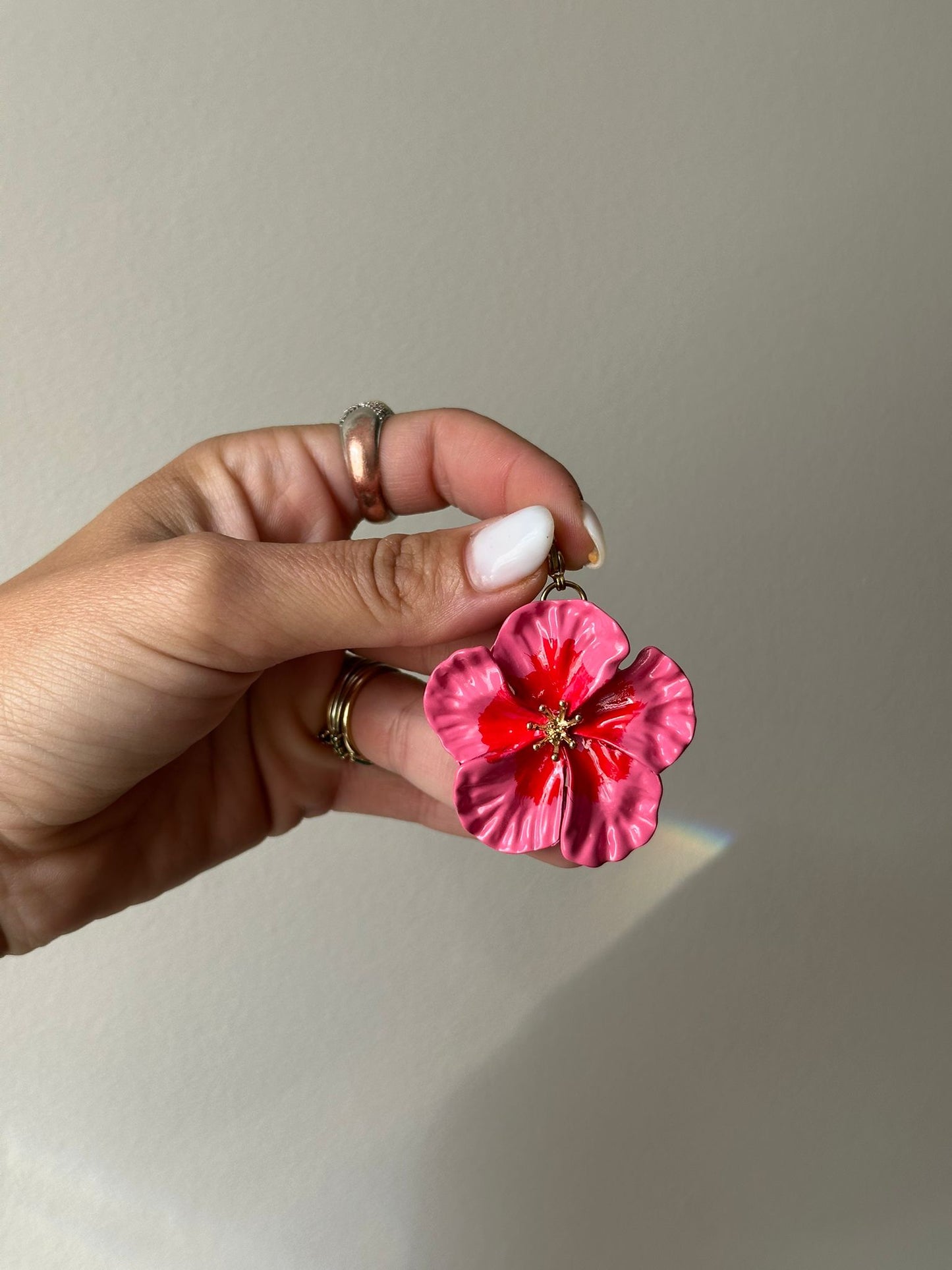 Flor rosa metal