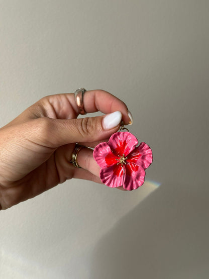 Flor rosa metal