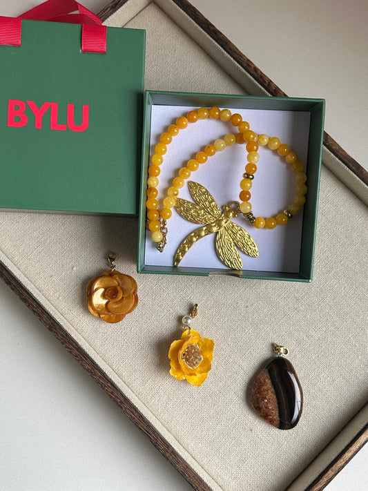 Pack Lourdes amarillo + los charms perfectos