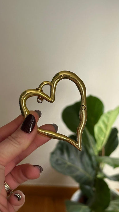 Charm corazón abierto hueco grande