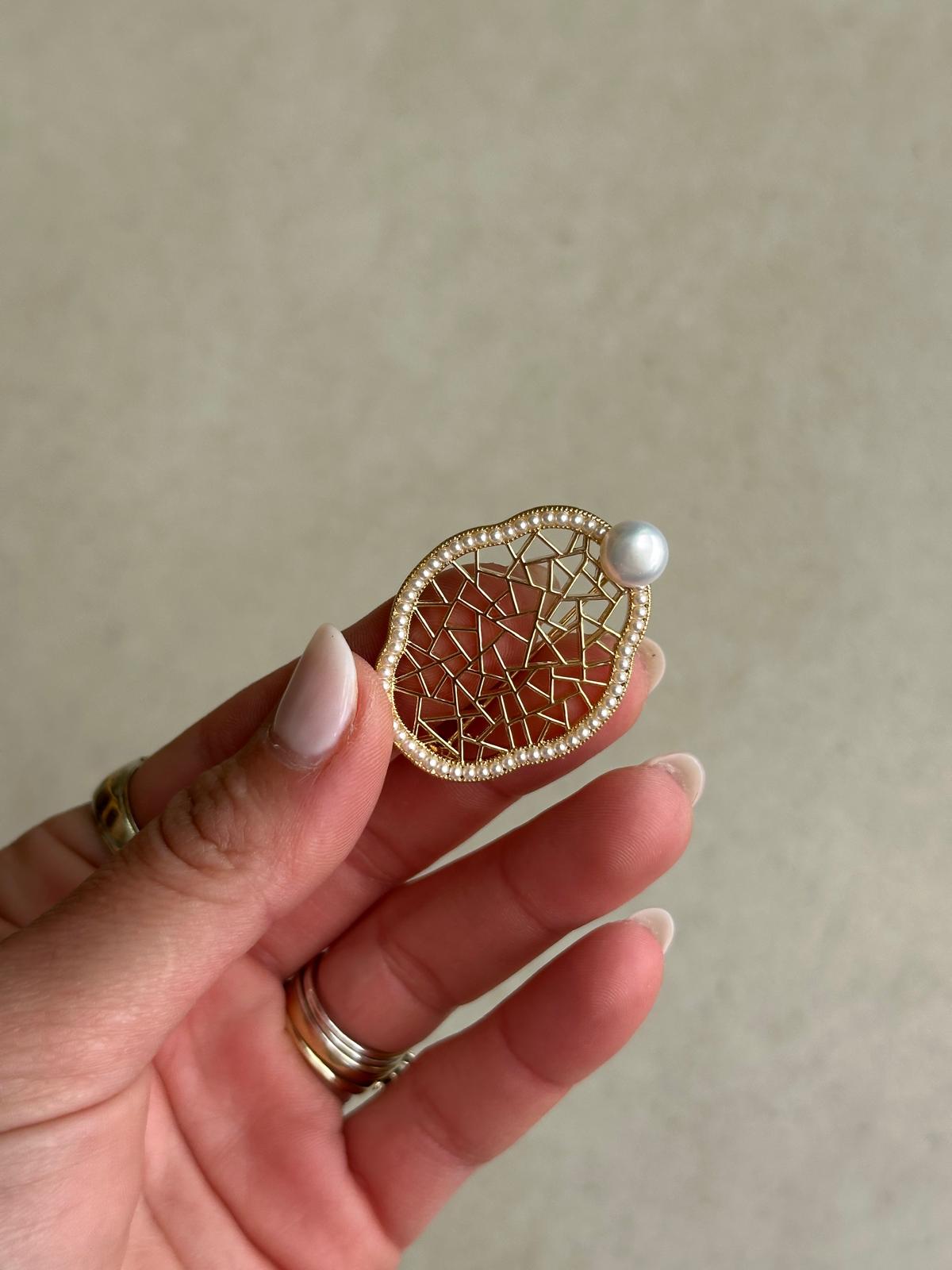 Broche óvalo dorado