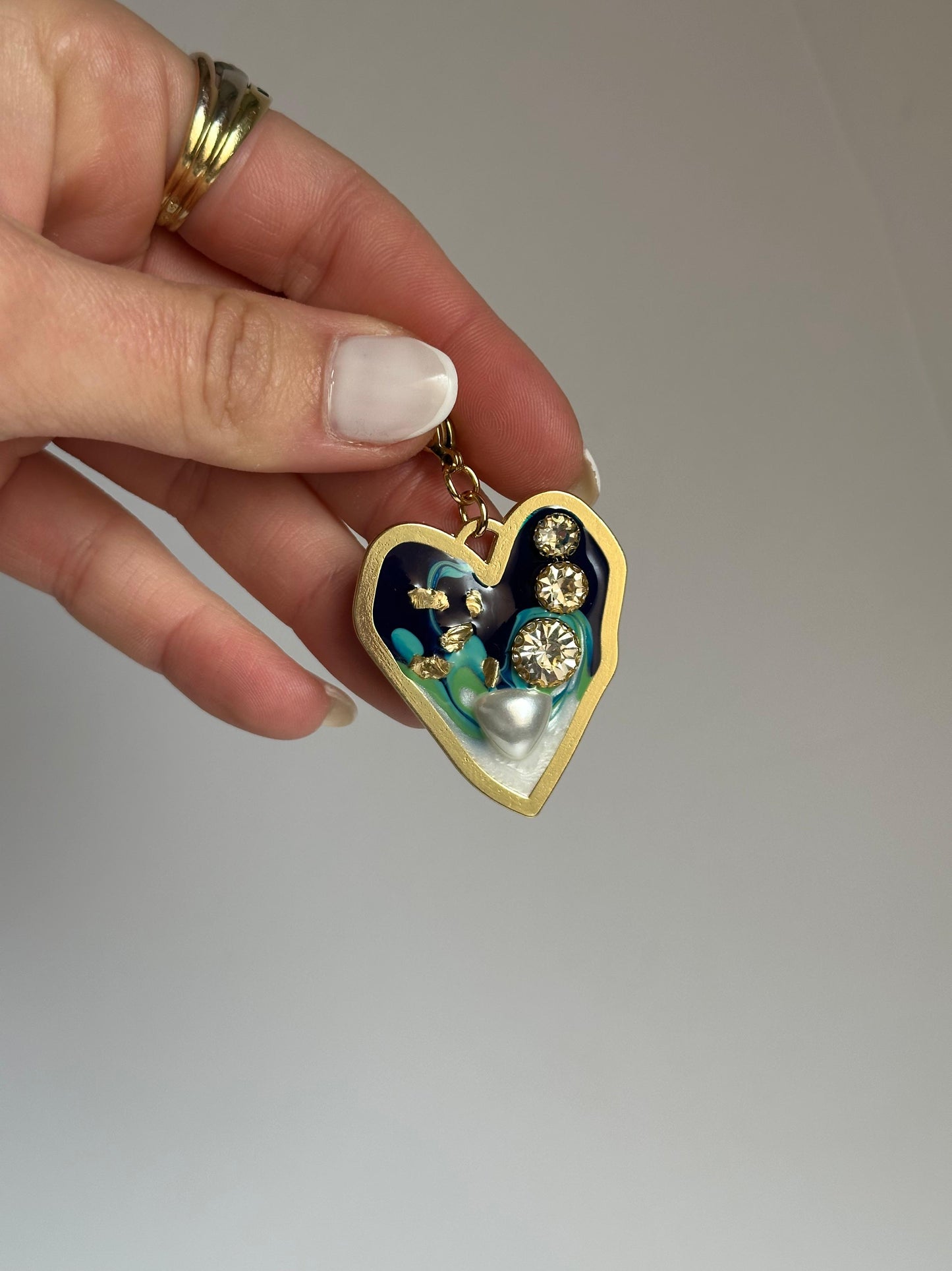Charm corazón azul