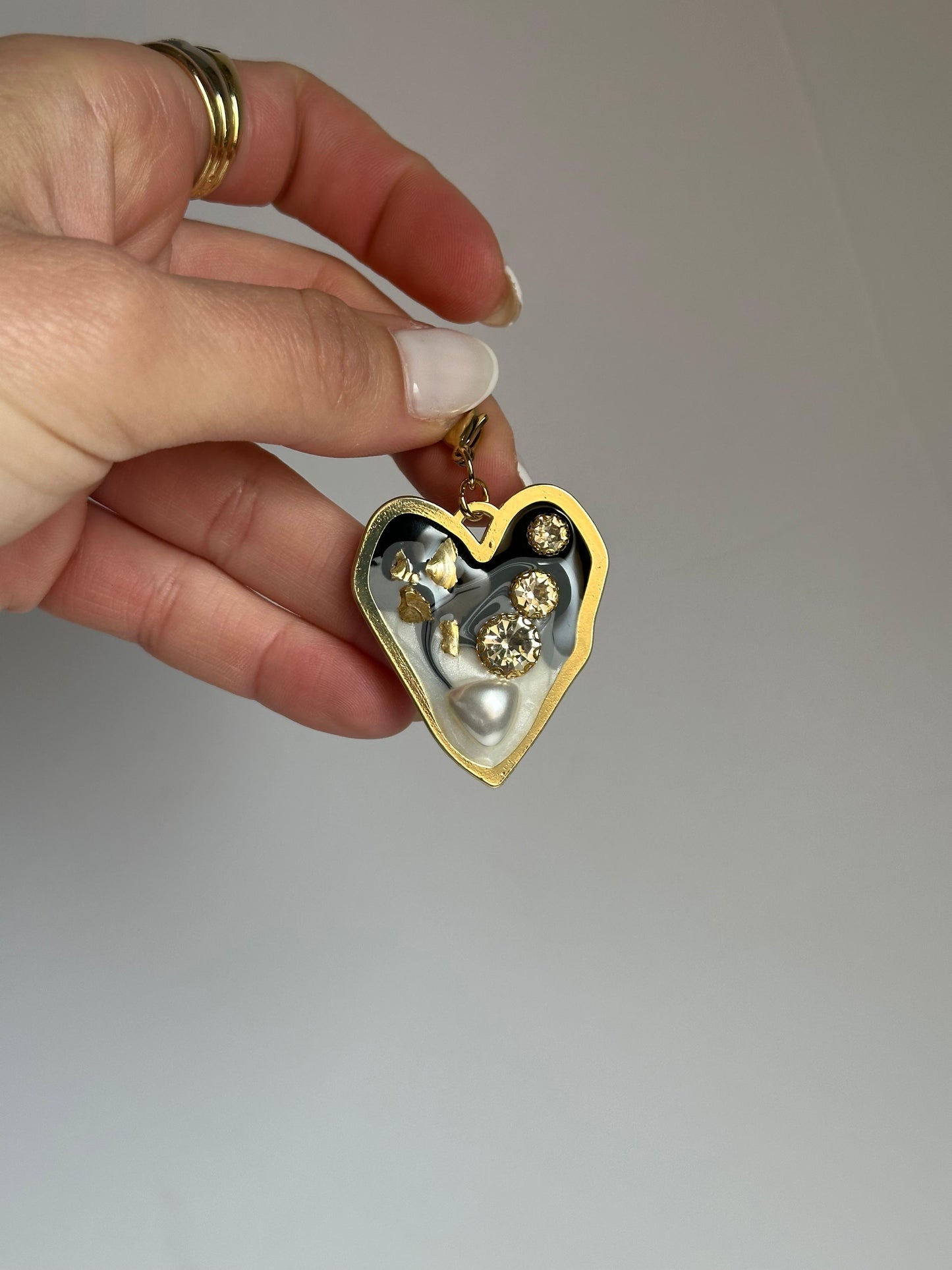 Charm corazón negro
