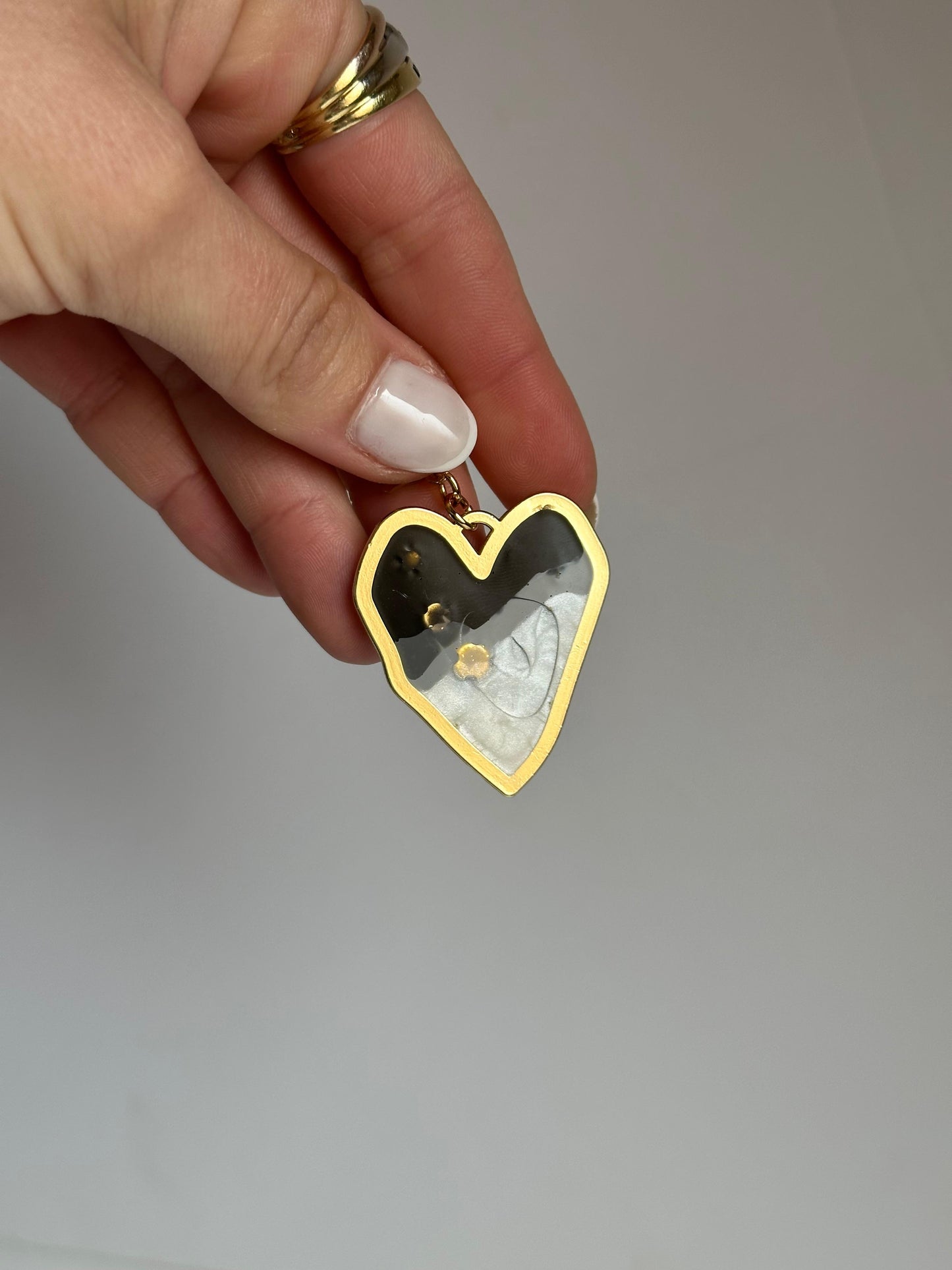 Charm corazón negro