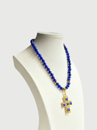 Lourdes azul eléctrico