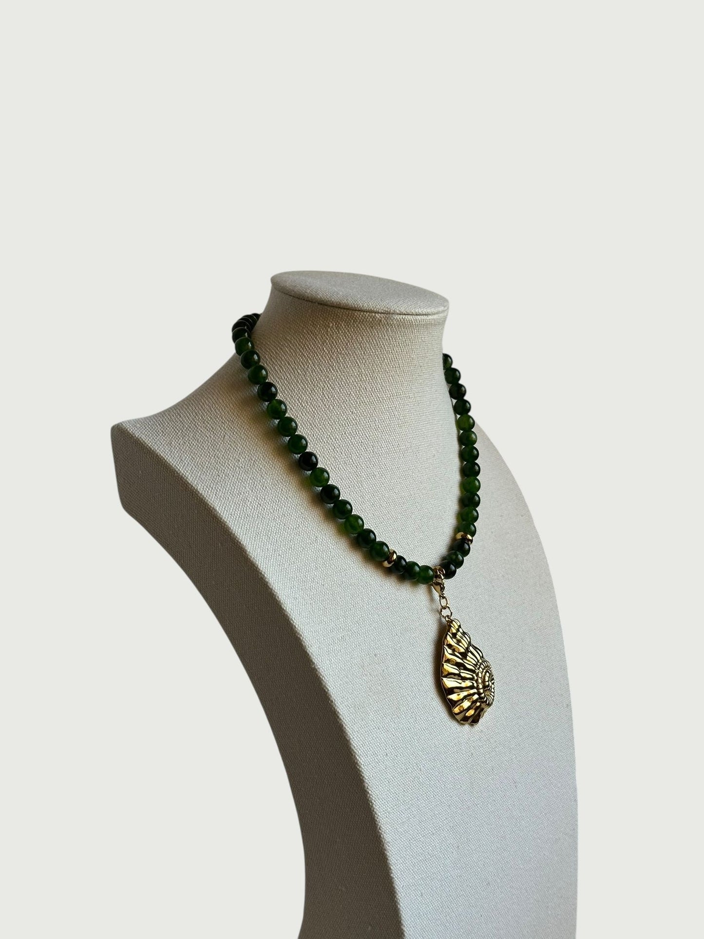 Lourdes verde oscuro