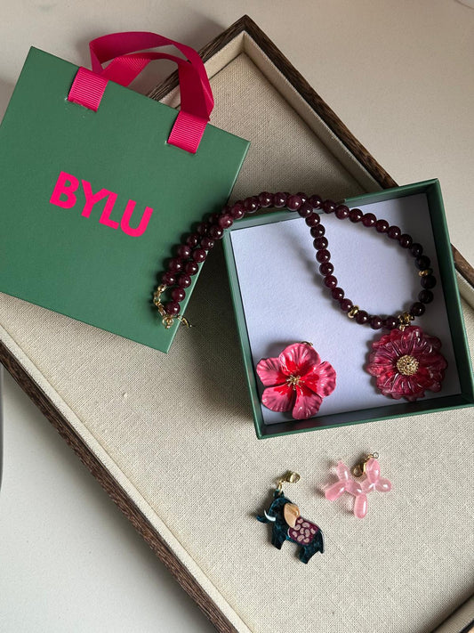 Pack Lourdes granate + los charms perfectos